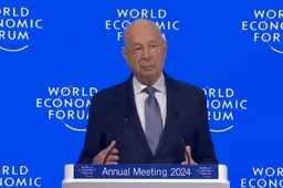 Video! WEF-opperheer Klaus Schwab: 'De mens versmelt met digitale wereld dankzij AI'