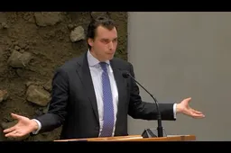 "Een pareltje! Dit moet je zien!" - FVD-leider Baudet geeft geweldige speech