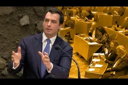 Kijk! Thierry Baudet gaat los op formatie: "Infantiel emotioneel gedribbel over 'vertrouwen'"