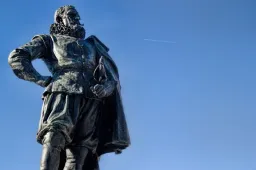 Eindeloze discussie rond standbeeld J.P. Coen voortgezet: Hoorn buigt weer voor politieke correctheid