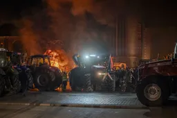 Belgische premier De Croo krijgt thuis bezoek van boze Vlaamse boeren: "Vreedzaam protest"