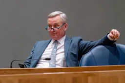 Ex-staatssecretaris Van der Burg haalt uit naar Marjolein Faber: "Je moet eenheid uitstralen!"