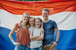 Onderzoek: Nederlanders moeten OPHOUDEN met zeuren! Leven in Nederland is een FEEST - CBS BEWIJST het!