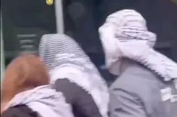 Knetter! Moslim-'studenten' VERJAGEN één dappere pro-Israëlische demonstrant bij Erasmus Universiteit Rotterdam