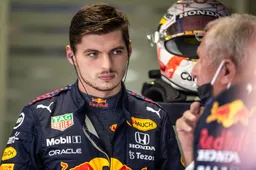 Geprikkelde Max Verstappen ontkracht claim over simrace-verbod Red Bull