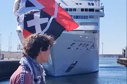 Knetter! Doorgeslagen Extinction Rebellion gekken blokkeren cruiseschip; bezetten SLUIS