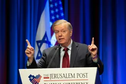 Wat de?! Staat Amerikaanse senator kapot door orkaan, maar hij zegt heel blij: 'Maar we moeten juist Israël helpen'