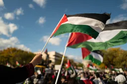 Pro-Palestijns tuig bezet Maagdenhuis UvA: Chaos in Amsterdam