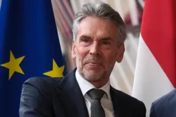 Ambtenaren woest over 'paleis' Schoof: 145 miljoen verspild