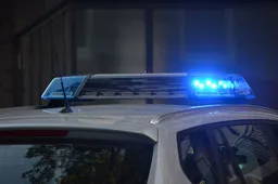 Schokkend! Smerige groep kansparels gaat compleet los op één persoon: "Pak dit tuig op!"