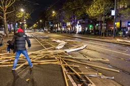 Straatterroristen slaan weer toe in Amsterdam: Hamas-kansenparels zetten tram in brand
