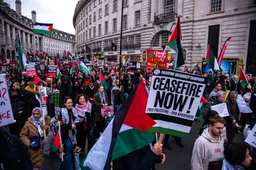 Extreemlinkse Hamaslovers blokkeren NOS-gebouw: "Wij EISEN veroordeling van Israël!"