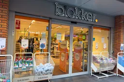 Lange rijen bij Blokker: Nederlanders massaal op koopjesjacht, maar de buit gaat naar... Amerikaanse 'investeerders'