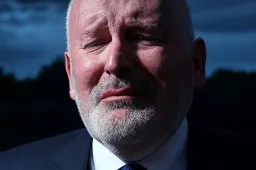 -Cultuur onder Vuur- Frans Timmermans heeft broertje dood aan grondwettelijke vrijheden: wil toezicht op zondagsscholen