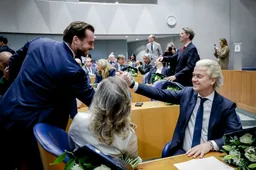 Filmpje! Baudet fileert Wilders: 'Grote woorden op sociale media, maar in de Kamer doet hij niets aan remigratie'