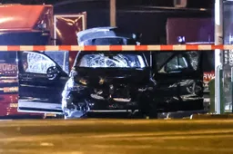 Afgrijselijk! Saoedische gek rijdt in op kerstmarkt in Maagdenburg: 2 doden, 60 gewonden