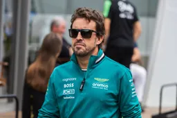 Tweevoudig wereldkampioen Formule 1 haalt uit naar FIA: 'Russell krijgt andere behandeling omdat hij Brit is'