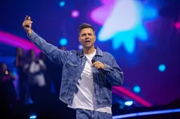 Simon Keizers Comeback: Tranen, Trauma, en Ticketverkoop