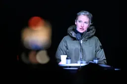 -Video- Alice Weidel schrikt van grof geweld immigranten: 'Tijdens Nieuwjaar leek het oorlog'