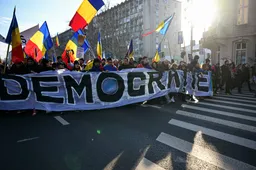 Massale protesten in Roemenië: burgers verzetten zich tegen NAVO-coup en eisen hervatting presidentsverkiezingen