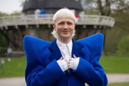 HILARISCH: Joost Klein ‘overweegt’ beelden – wat een slapjanus!