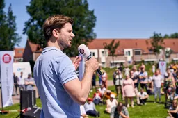 Willem Engel roept niet-stemmers op: 'Stem op Gideon van Meijeren om de macht te ontmaskeren – democratie is een farce'