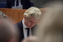 PVV-kiezers keren zich massaal af van Wilders: vertrouwen stort in