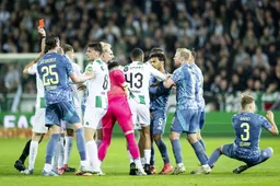 Wat een afgang: Ajax verspeelt titel diep in blessuretijd!