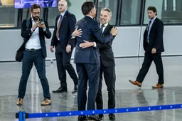 Toneelstuk in Brussel: Rutte en Schoof spelen kennisspel over miljarden voor NAVO