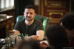 Zelensky in Praag om te praten over levering munitie aan Oekraïne