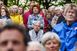 Alternatieve dodenherdenking in Den Haag druk bezocht