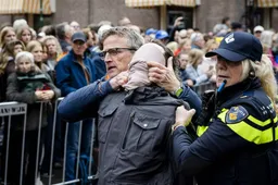 Protest in Wageningen bij toespraak Brekelmans op 5 Mei Plein