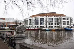 Ambtenaar Amsterdam opgepakt, zocht adressen op voor criminelen
