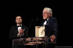 De Niro krijgt ere-Palm: we vechten voor onze democratie