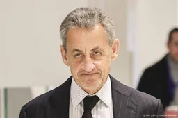 Franse oud-president Sarkozy voorwaardelijk vrij