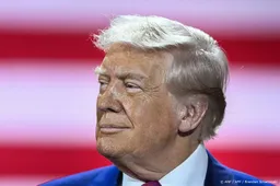 Trump bezoekt militairen Qatar en zinspeelt op derde ambtstermijn