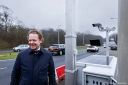 Eerste focusflitser gaat boetes uitdelen aan appende bestuurders