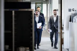 Tegenstem DENK zorgt voor staken stemmen over pensioenplan NSC