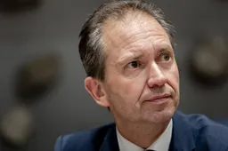 Minister Van Hijum blij met duidelijkheid over pensioenvoorstel