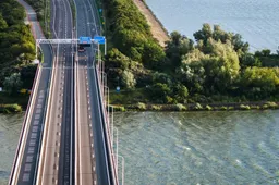 Gemeenten vragen Rijkswaterstaat om maatregelen Haringvlietbrug