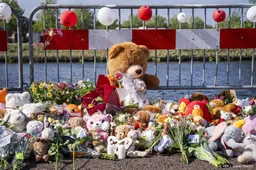 Herdenkingstocht Jeffrey en Emma langs school en kerk in Beerta