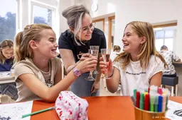 15 miljoen euro voor proef om leraren die meer werken te belonen