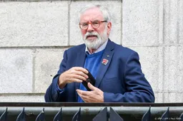 Noord-Ierse Gerry Adams krijgt 100.000 euro in smaadzaak BBC