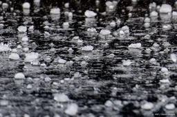 Buienradar meldt hagelstenen zo groot als knikkers in Limburg