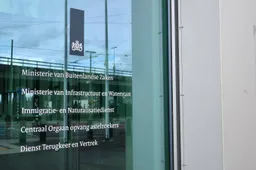 Kabinet voert geheimhouding in op cruciale asielinformatie: "Het wordt één grote puinhoop!"