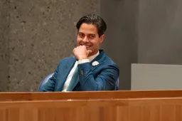 Rob Jetten woedend op Israël – maar ging zelf op vakantie naar moordlustig Iran