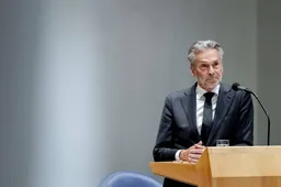 Schoof gaat verder, maar wel binnen de marges van Kamer