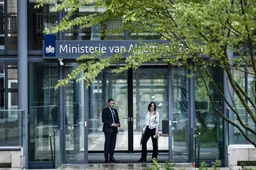 Coalitie praat over verdeling vrijgevallen kabinetsposten