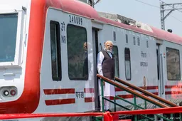 Indiase premier Modi opent nieuwe spoorweg in betwist Kasjmir