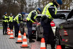 Van Weel roept burgers op te stoppen met grenscontroles